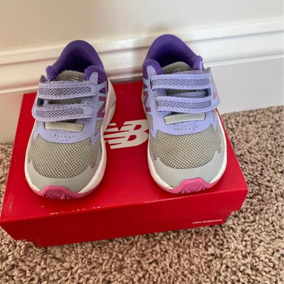 New Balance gray and lavender sneakers - Picture 3 of 3